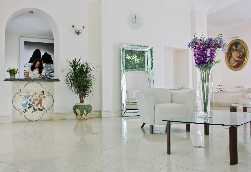 Lobby, La Floridiana, Naples