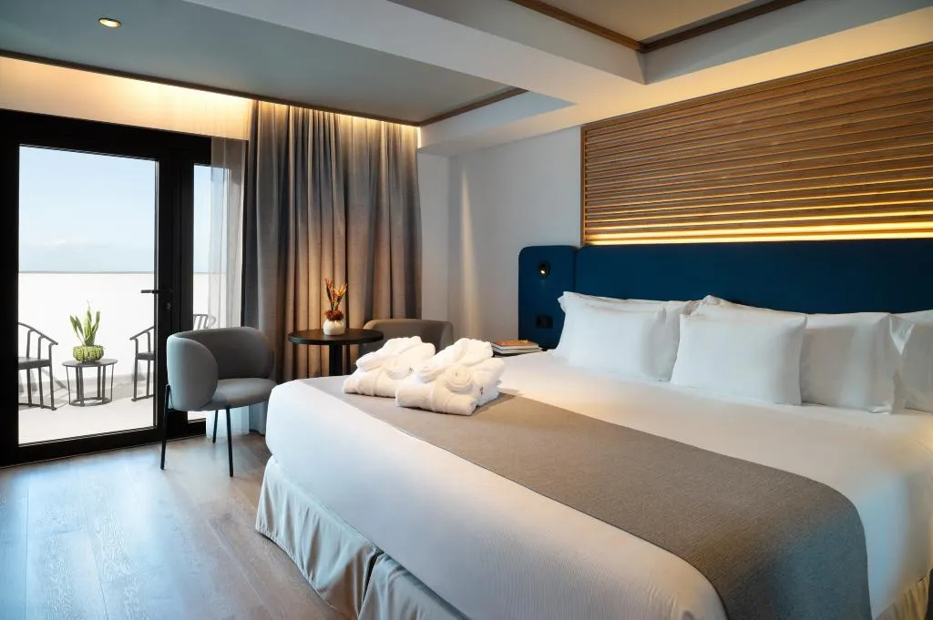 Double or Twin SUPERIOR WITH TERRACE Room, Barceló Santa Cruz Contemporáneo, Tenerife