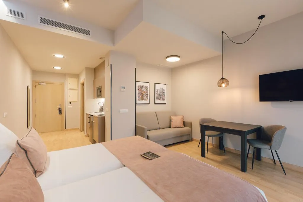 APARTMENT STANDARD Room, Palau Suites & Apartments, Valencia