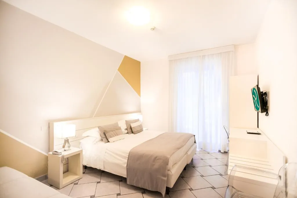 FAMILY ROOM STANDARD Room, Rivage Hotel, Naples