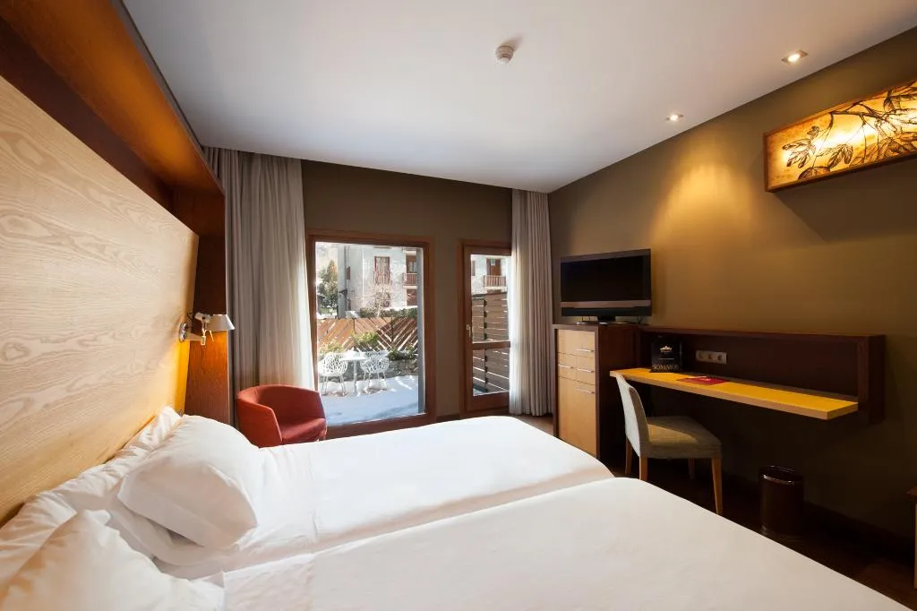 Double or Twin CAPACITY 3 Room, SOMMOS Hotel Aneto, Barcelona