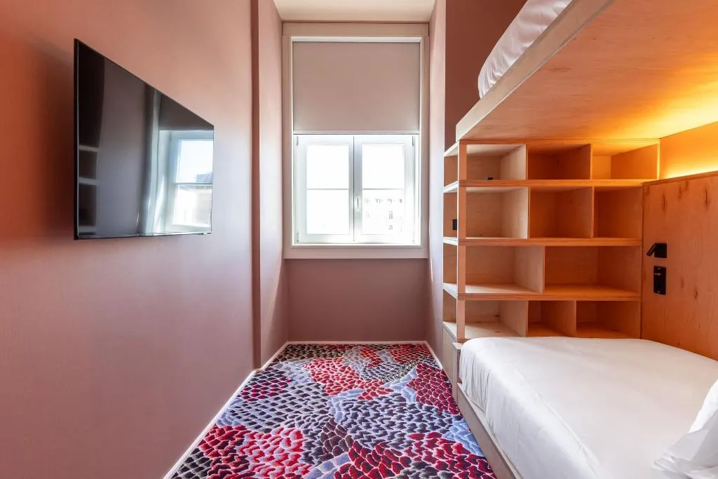 Room, Independente Bica, Lisbon