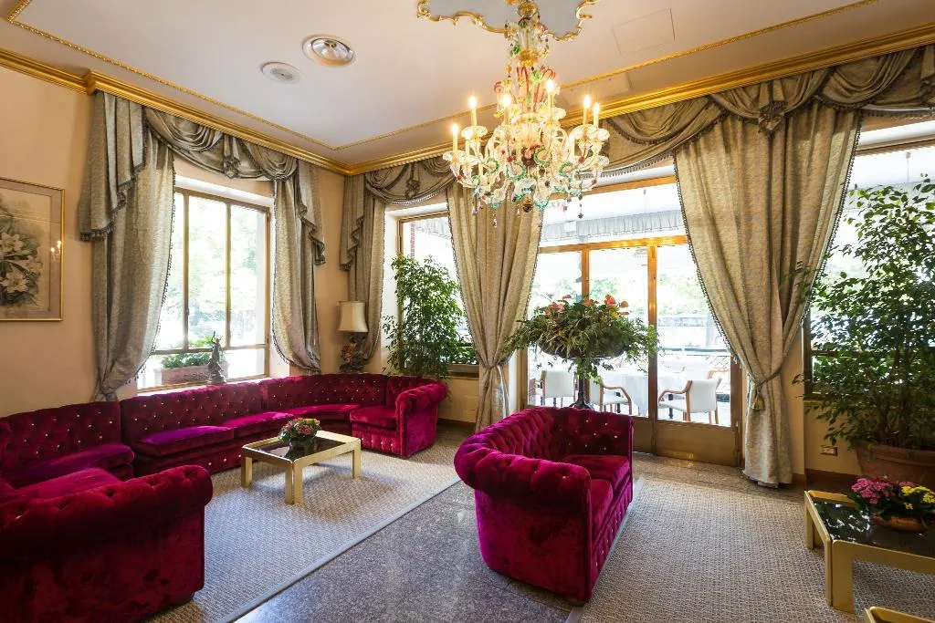 Lobby, Milan Speranza au Lac, Milan