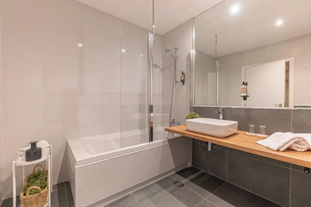 Room, Aguas do Geres, Porto