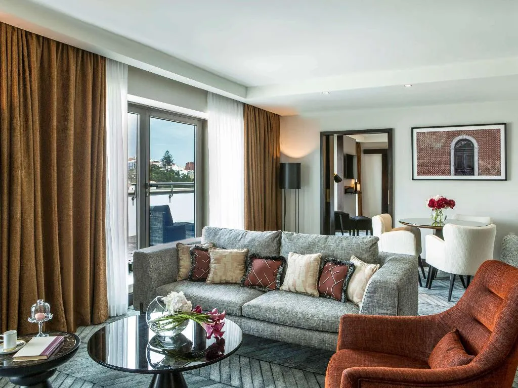 SUITE KING SIZE BED Room, Sofitel Lisbon Liberdade, Lisbon