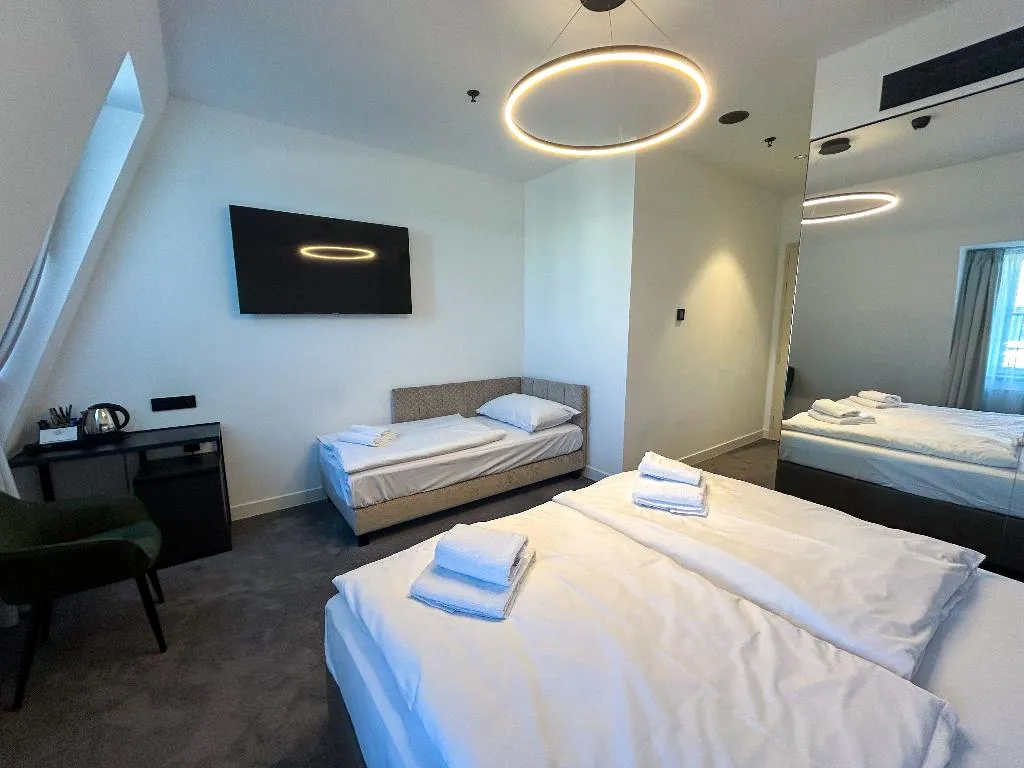 TRIPLE STANDARD Room, The Gold Bank, Prague