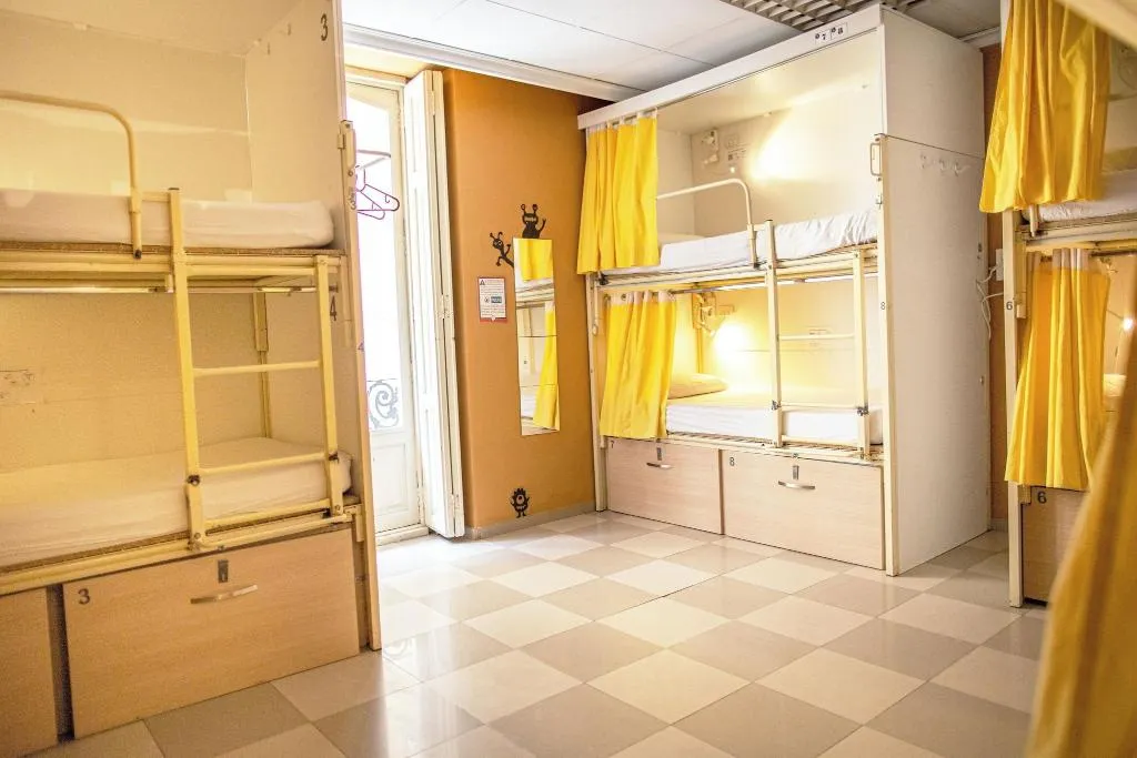 Bed in dormitory CAPACITY 6 WITH SHARED BATHROOM Room, The River Hostel, Valencia