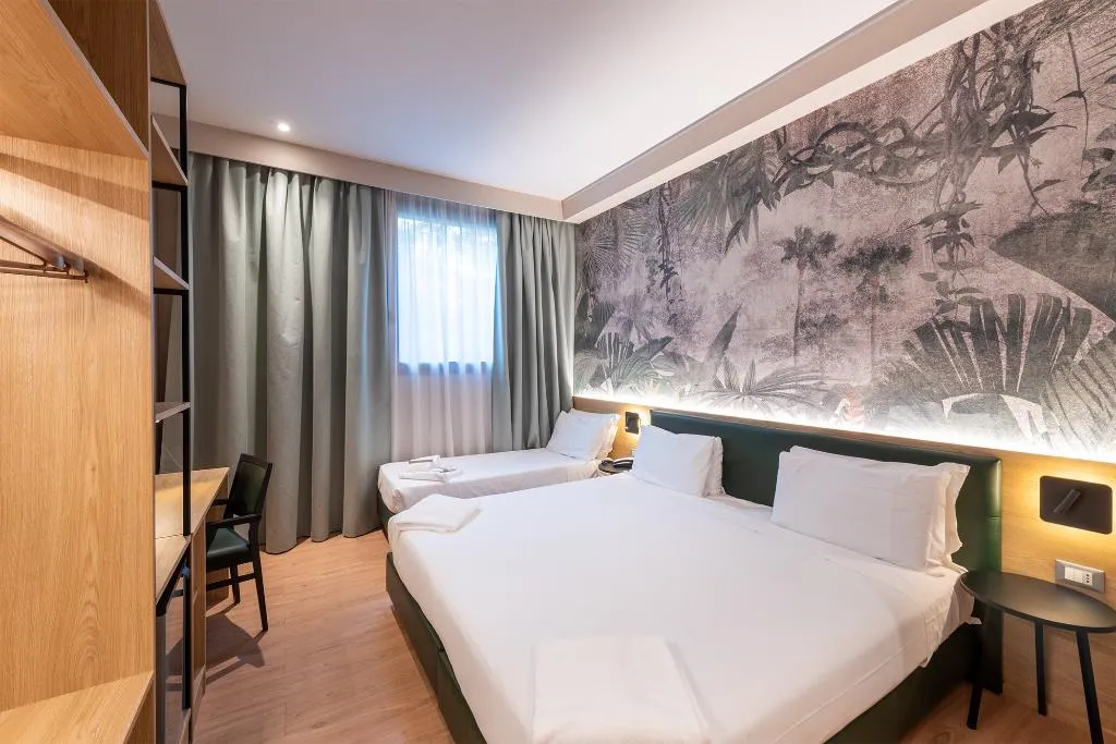 FAMILY ROOM CAPACITY 3 Room, Neo Hotel, Milan