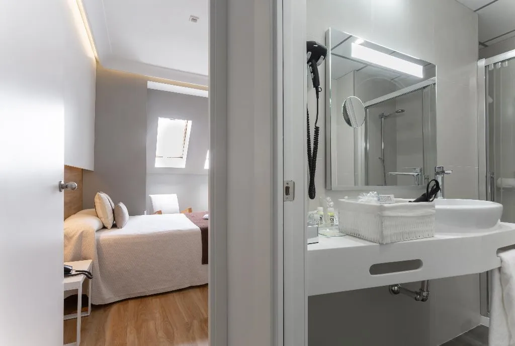 SINGLE STANDARD Room, Monte Carmelo, Seville