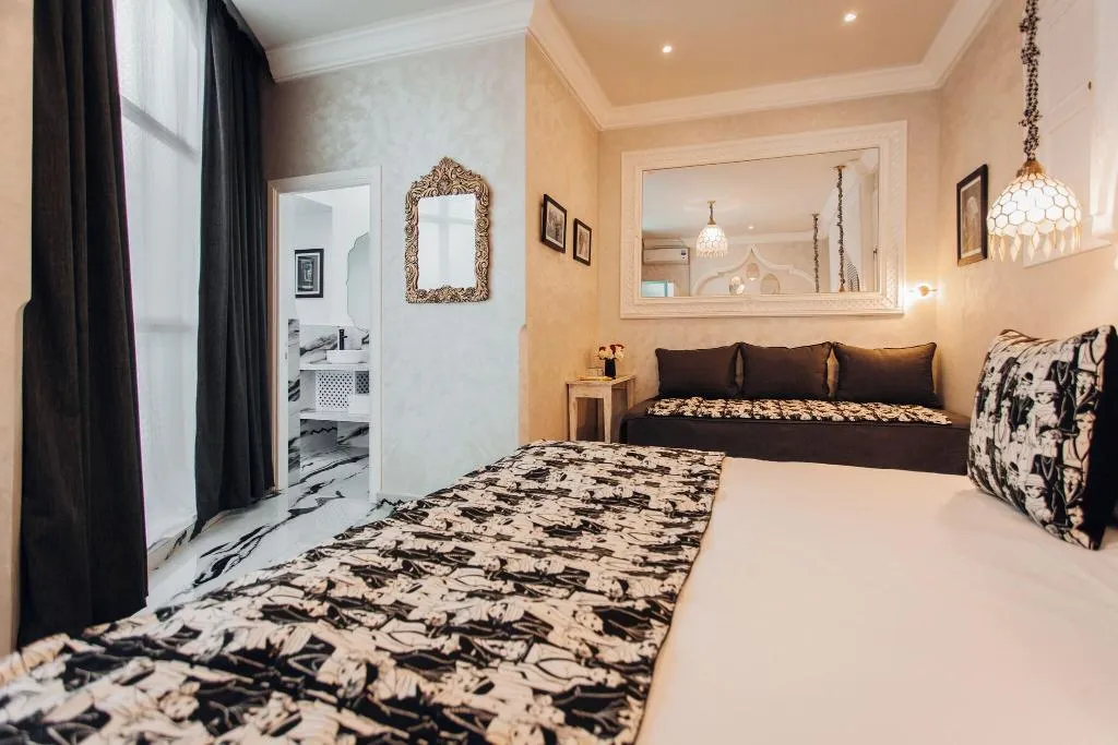 JUNIOR SUITE KING SIZE BED Room, Riad Andalla Spa, Marrakech