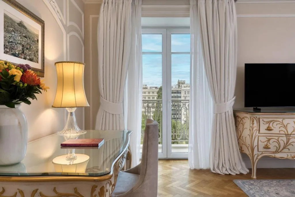 DOUBLE DELUXE KING BED Room, King George A Luxury Collection Hotel, Athens