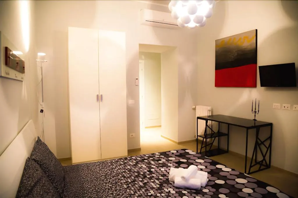 Room, Roman Forum Holiday Termini, Naples