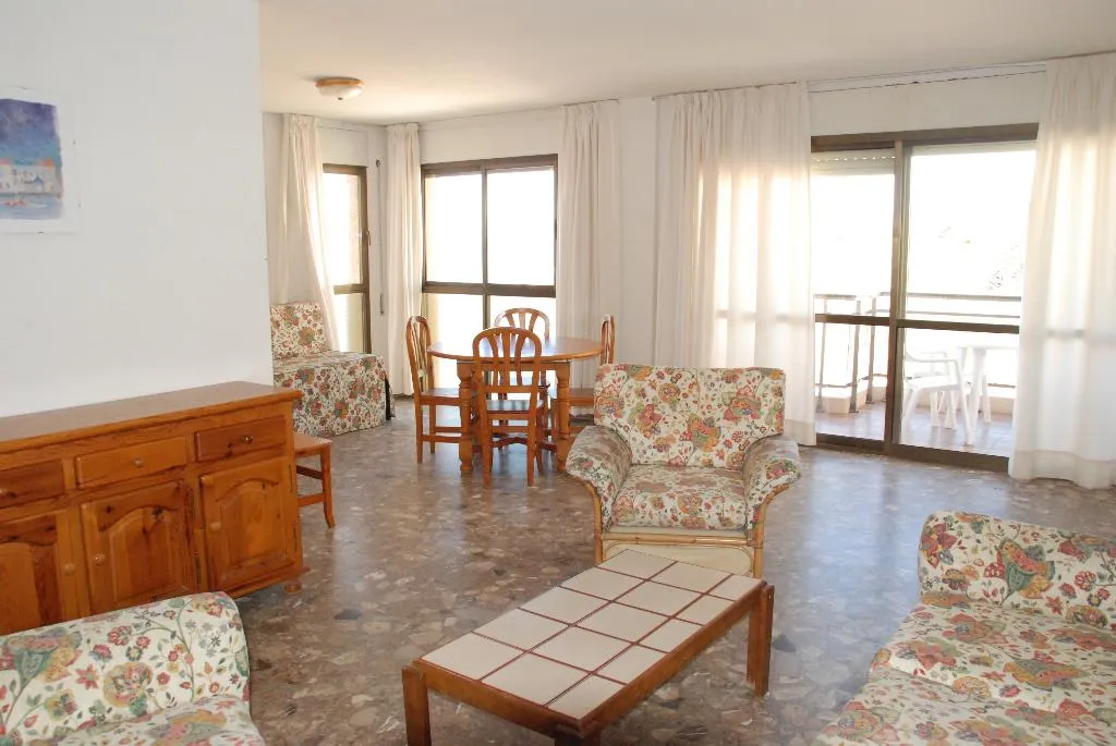 Room, Llenguadets, Costa Dorada
