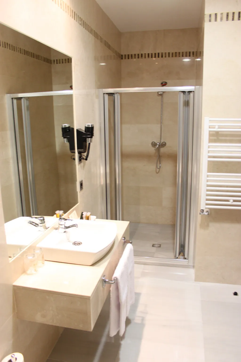 TRIPLE STANDARD Room, Don Felipe, Madrid