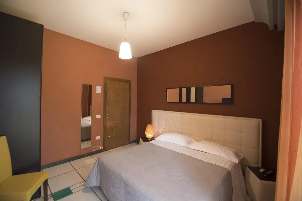 Double or Twin WITH SHARED BATHROOM Room, Herculaneum BB, Naples