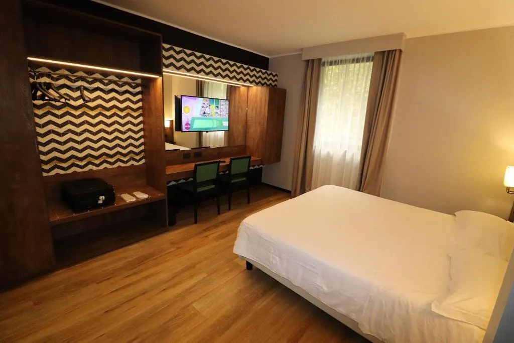 TWIN SUPERIOR Room, Hotel Domenichino, Milan