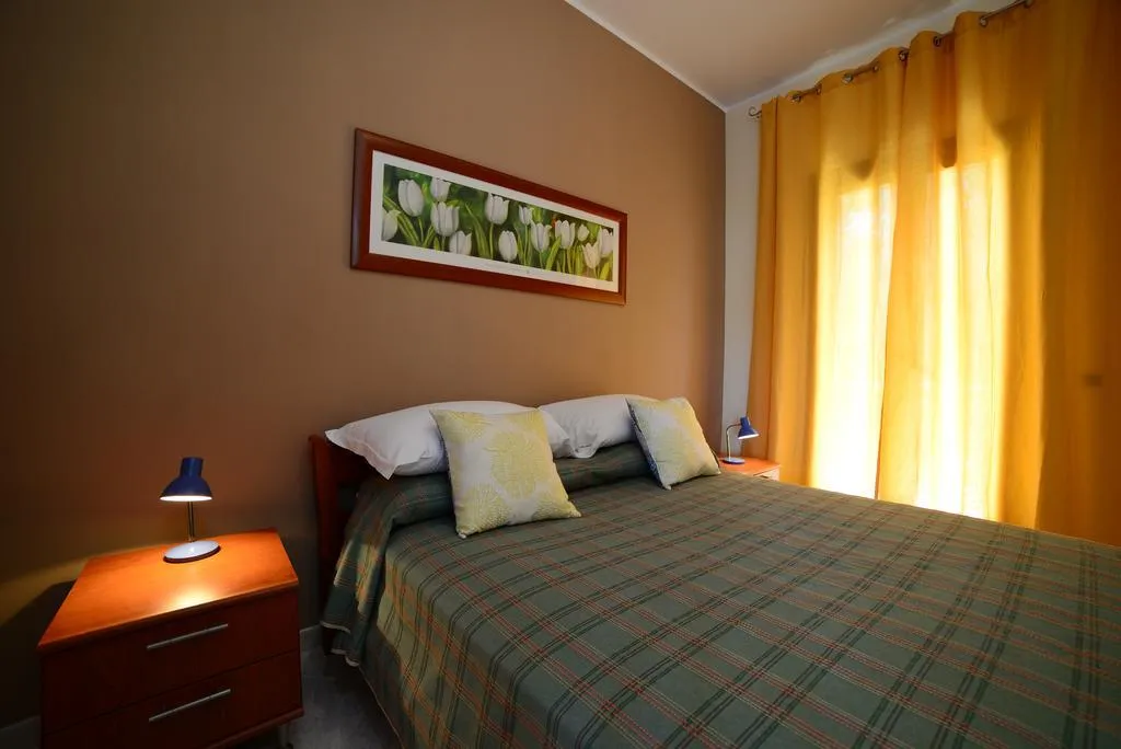 APARTMENT CAPACITY 4 Room, Residence Smeraldo, Palermo