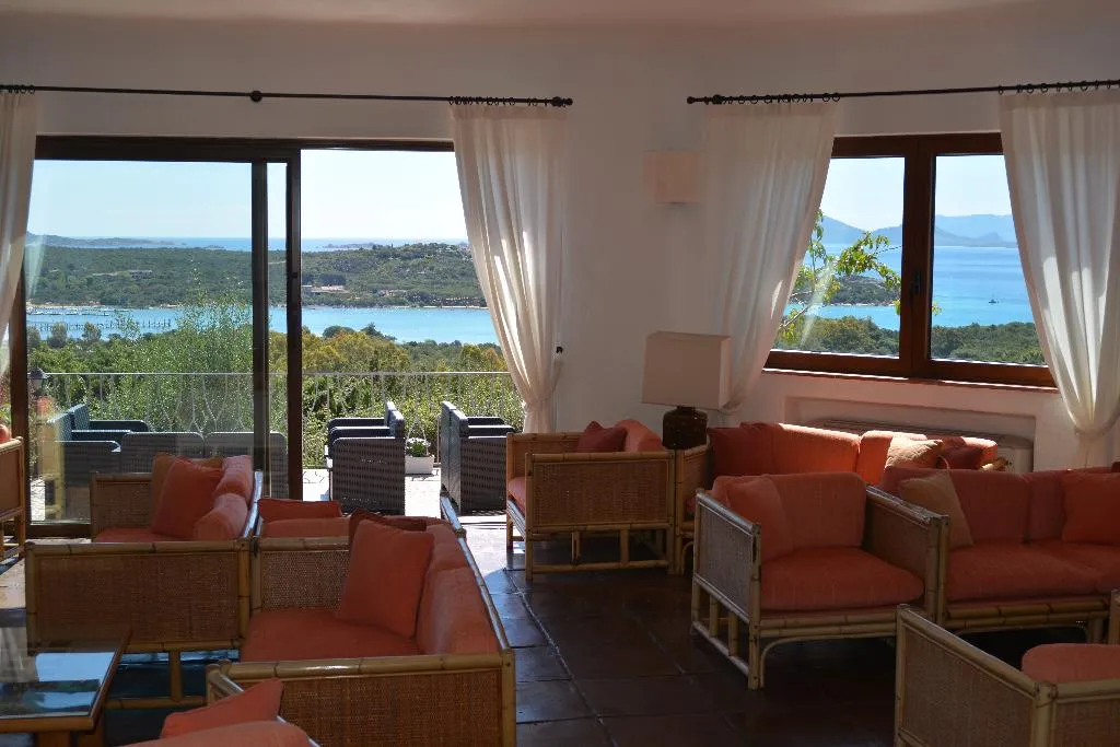 Lobby, Valdiola, Olbia