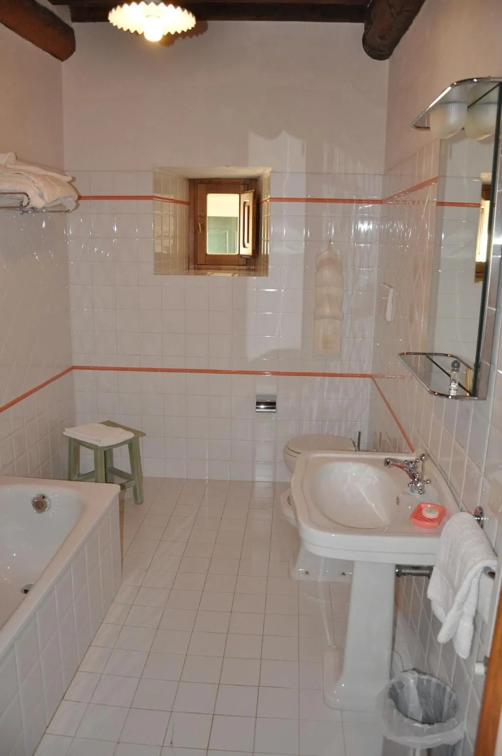 DOUBLE DELUXE QUEEN BED Room, Borgo il Melone, Perugia