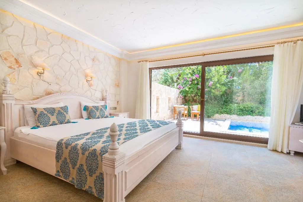 DOUBLE DELUXE WITH PRIVATE POOL Room, Oasis Hotel Kalkan +16, Dalaman