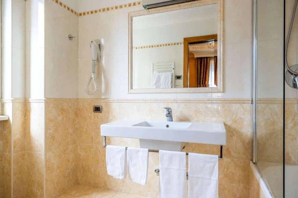 DOUBLE WITH DOUBLE BED Room, Clarion Collection Hotel Principessa Isabella, Rome