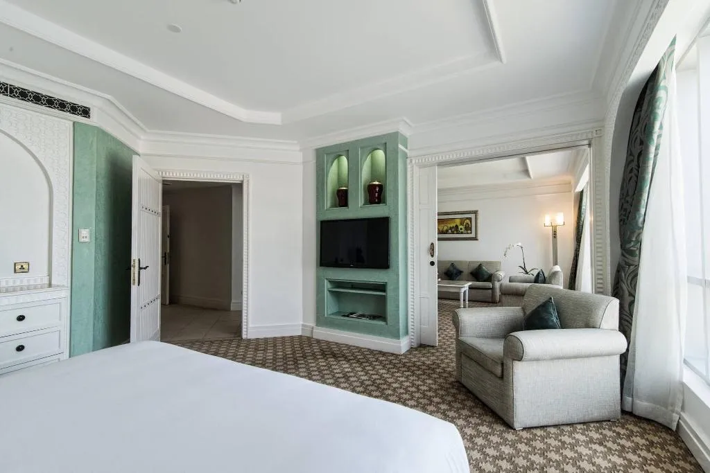 Room, Habtoor Grand Resort, Autograph Collection, Dubai