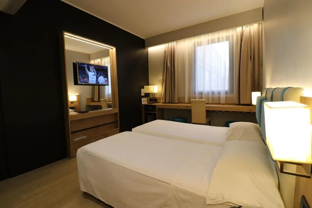 TWIN SUPERIOR Room, Hotel Domenichino, Milan