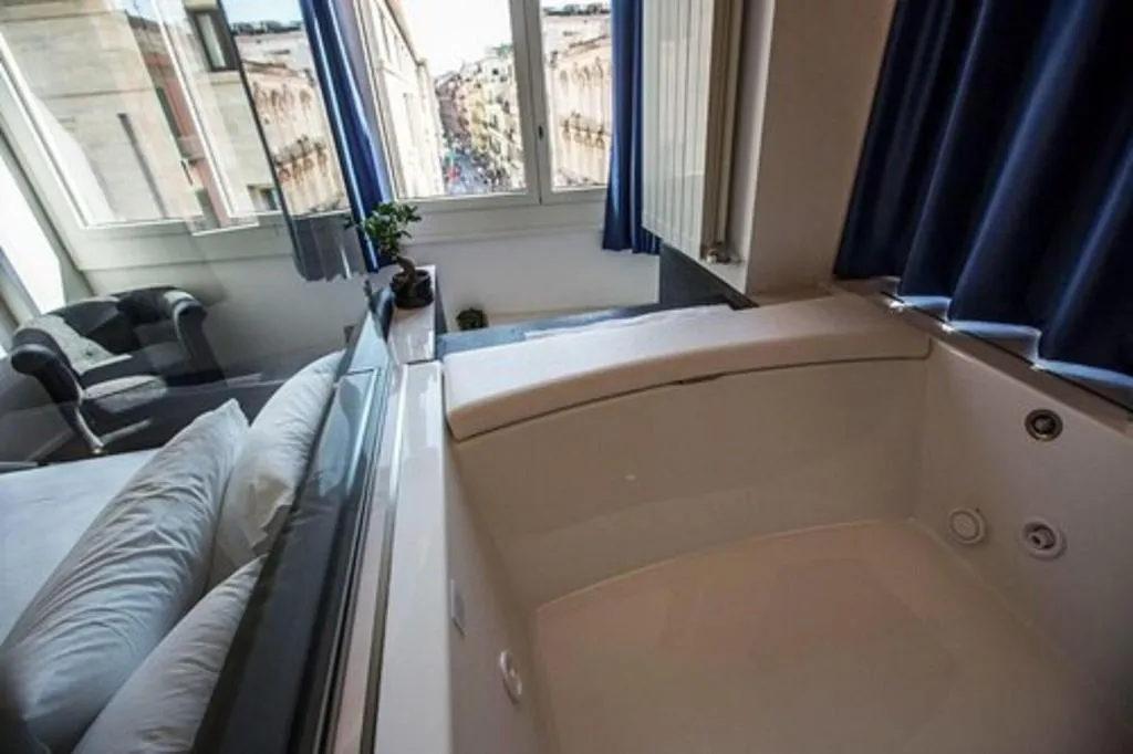 Room, The Boutique Napoli Suite, Naples