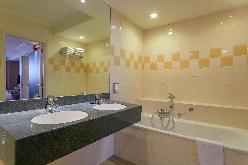 QUADRUPLE STANDARD Room, Avenue, Amsterdam