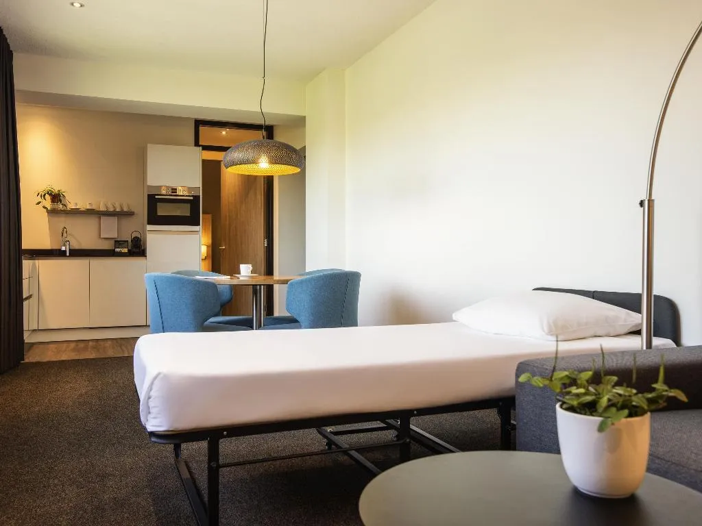 APARTMENT ONE BEDROOM Room, Aparthotel Adagio Amsterdam City South, Amsterdam