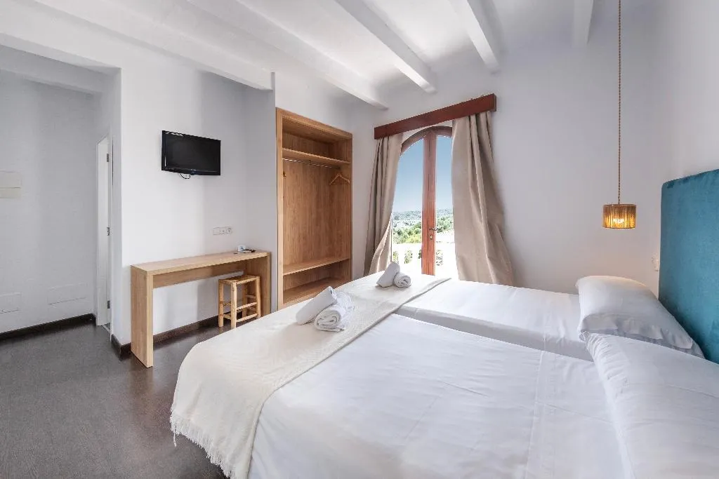 DOUBLE BASIC Room, Castell de Lô, Menorca