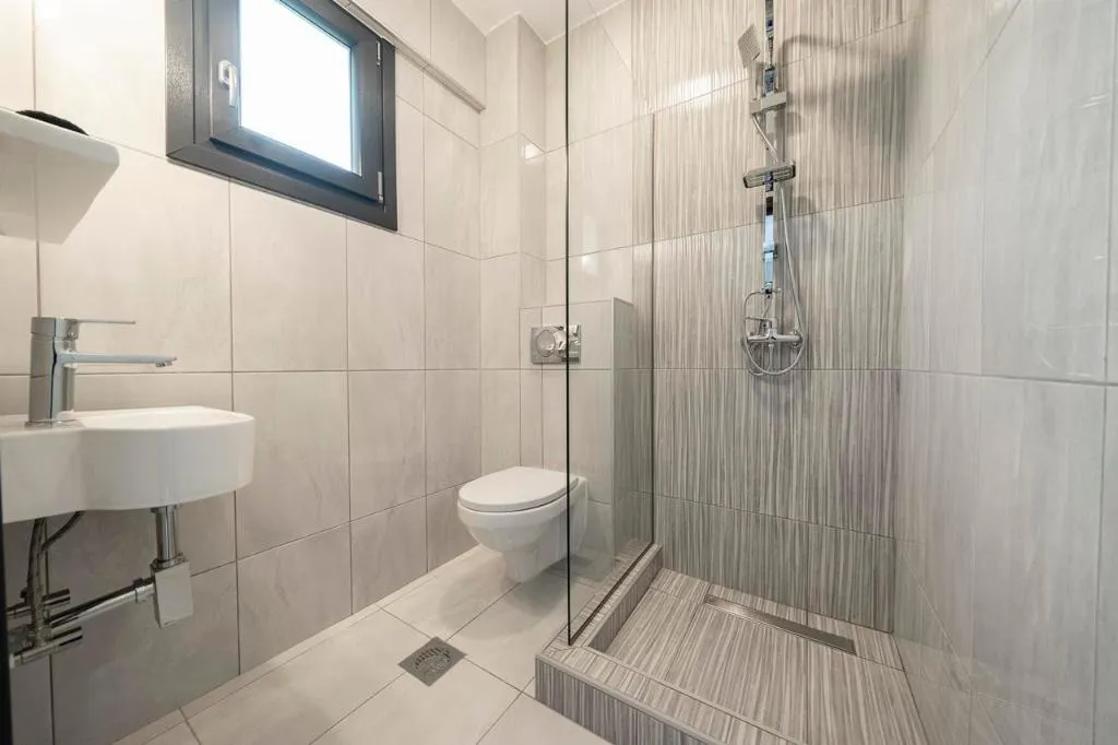 QUADRUPLE ONE BED Room, Avaton Luxury Resort  And Spa Access The Enigma, Thessaloniki