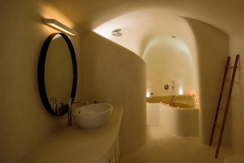APARTMENT DELUXE WITH JACUZZI Room, Kamares Apartments, Santorini
