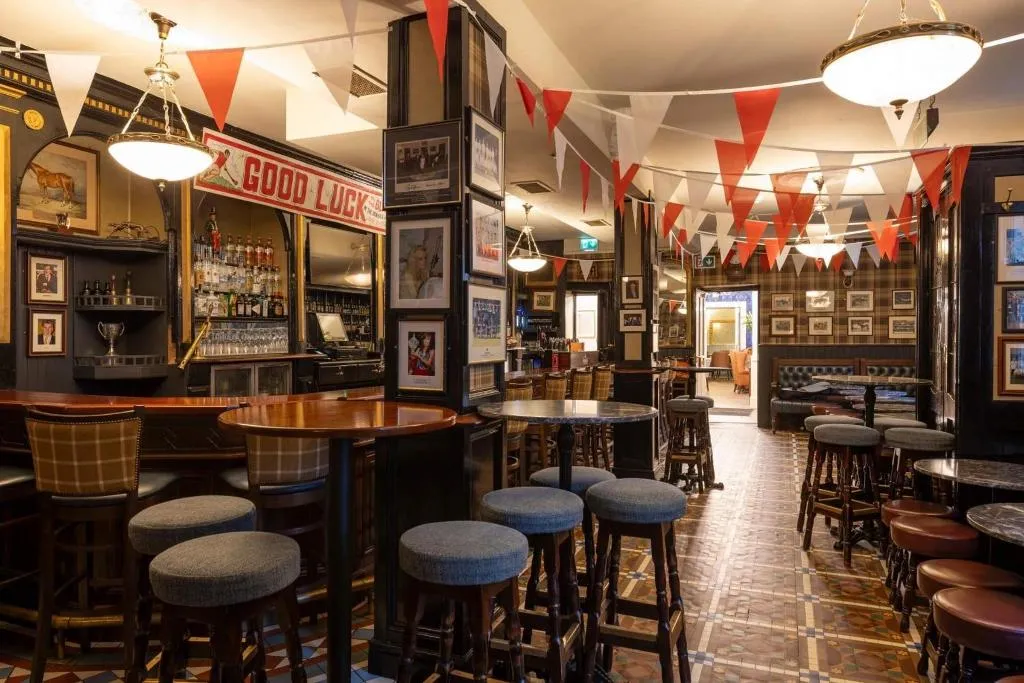 Bar, Blarney Castle, Cork
