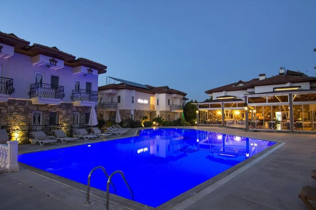 Pool, Basar, Dalaman