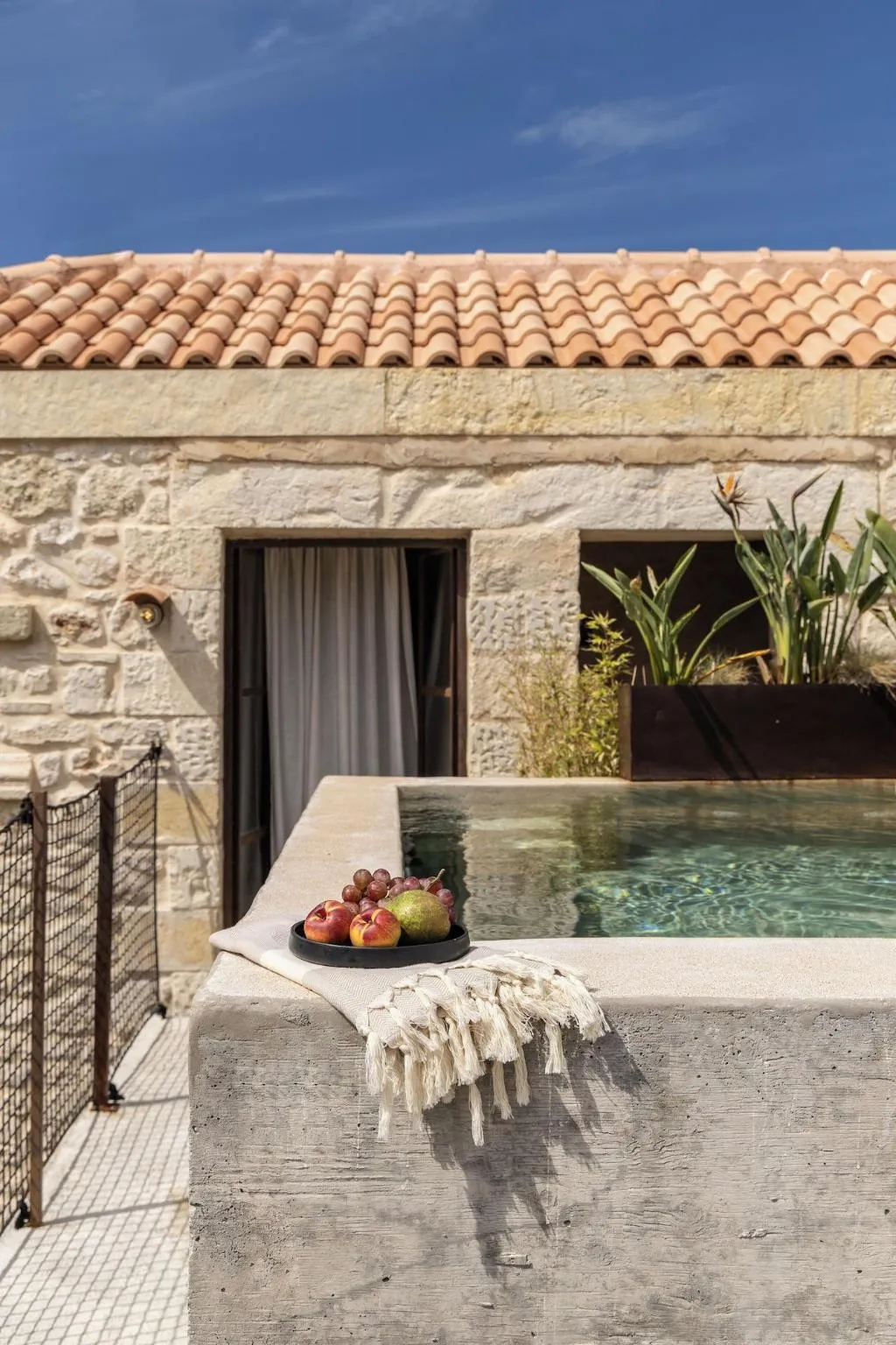 Room, Amalen Suites, Crete