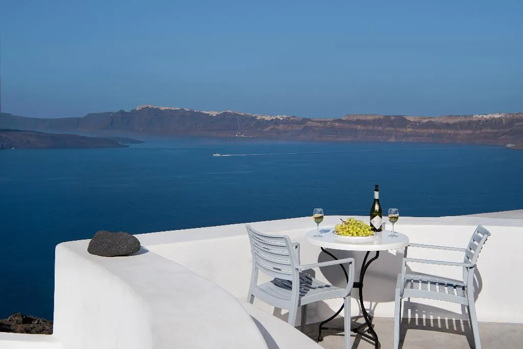 Double or Twin SUPERIOR SEA VIEW Room, Apanemo Hotel, Santorini
