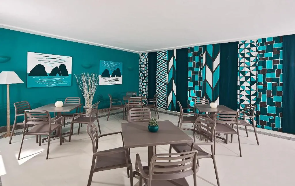 Sports and Entertainment, Della Piccola Marina, Naples