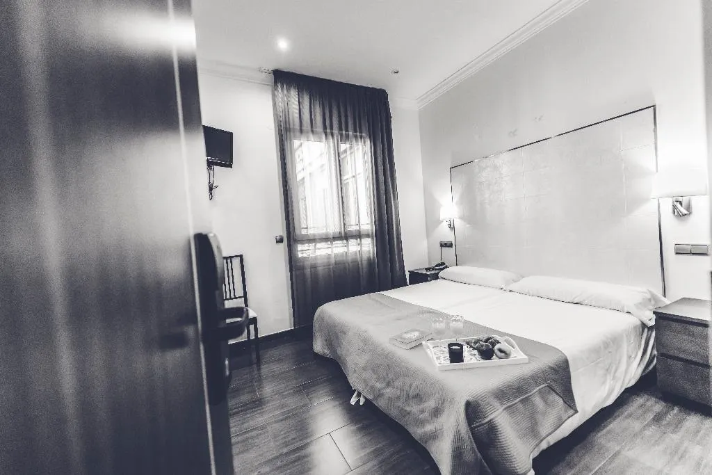 DOUBLE STANDARD Room, Hostal Sol Los Angeles, Madrid