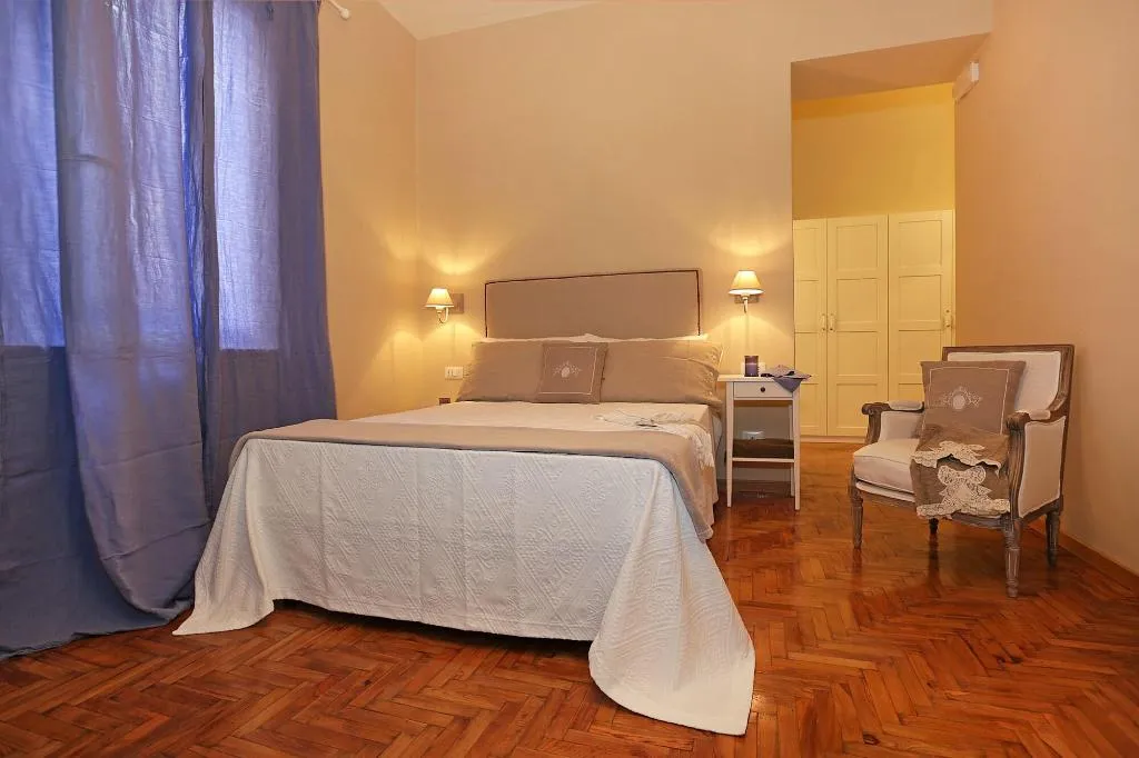 Room, San Vito Suites, Naples