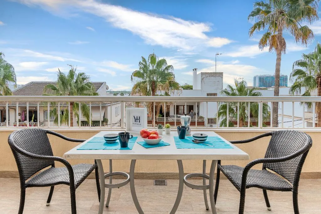 APARTMENT SUPERIOR WITH TERRACE Room, Acapulco Apartments, Majorca
