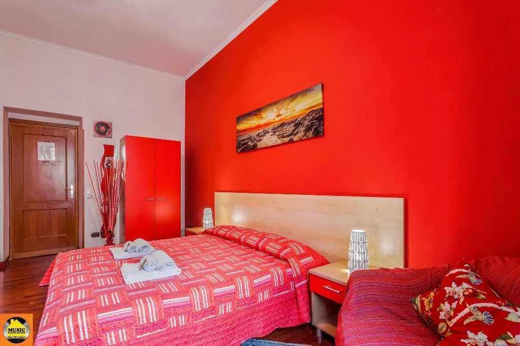 Room, Music Guesthouse Bed And Breakfast, Naples