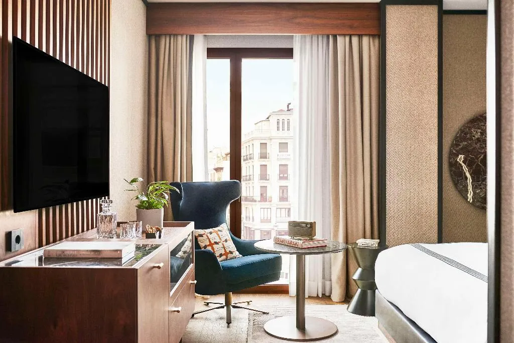 DOUBLE STANDARD Room, Thompson Madrid, part of Hyatt, Madrid