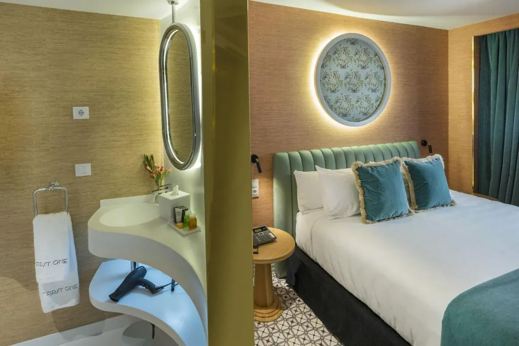 DOUBLE DELUXE KING BED Room, The First One Hotel, Madrid