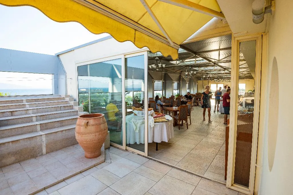 Restaurant, Dolphin Resort Hotel, Athens
