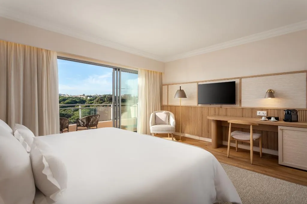 SUITE RESORT VIEW Room, Grande Real Santa Eulalia Resort & Hotel Spa, Algarve