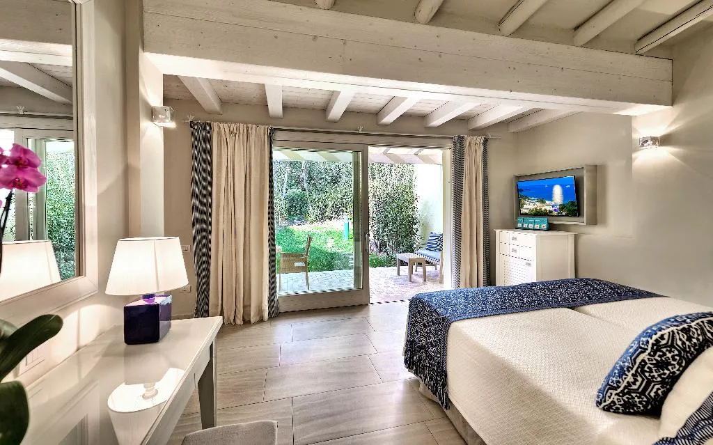 BUNGALOW DELUXE Room, Forte Village Resort Bouganville, Cagliari
