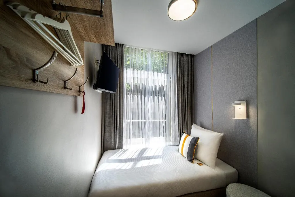 SINGLE STANDARD Room, Hotel Jupiter, Amsterdam