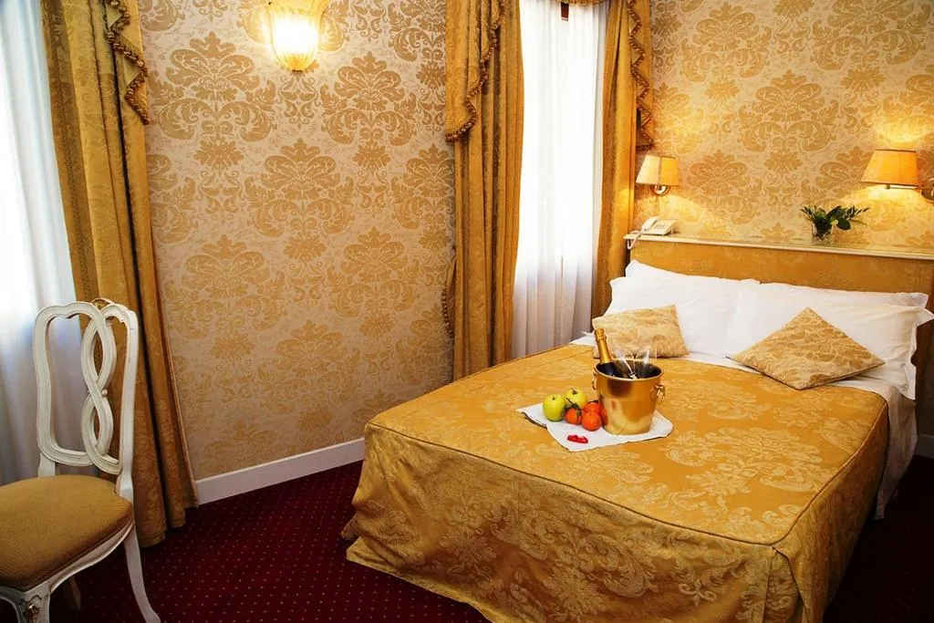 Room, Ca Furlan, Venice