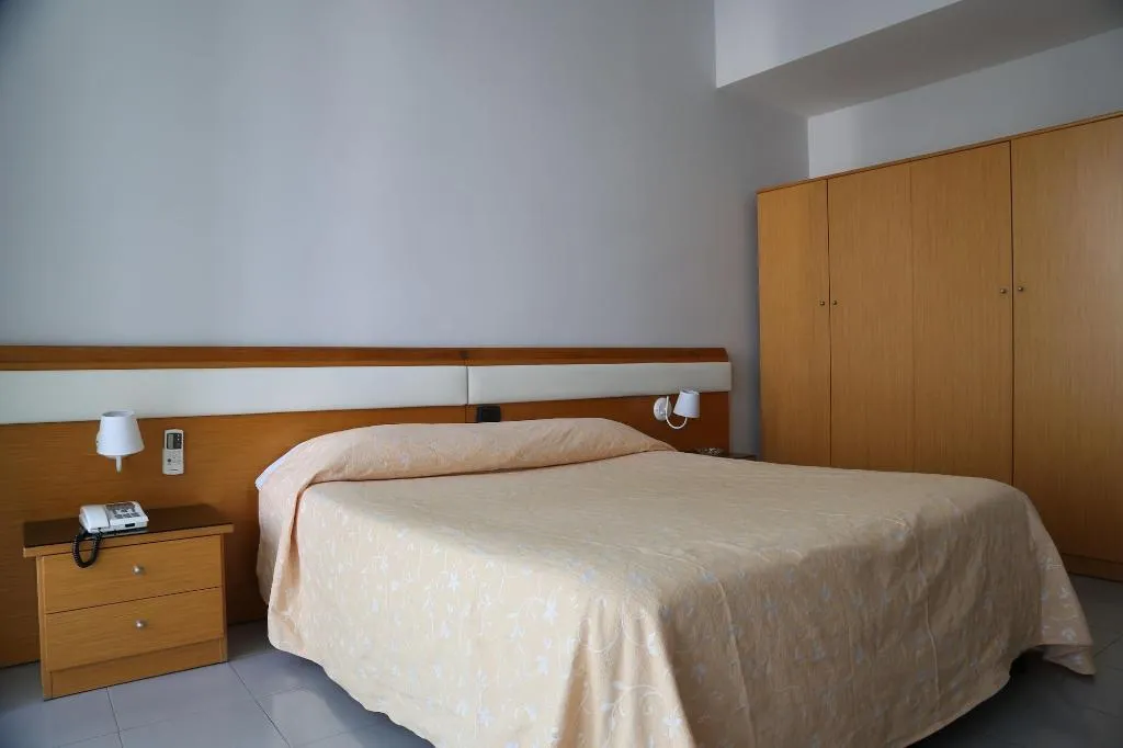 Room, Barbarella, Naples
